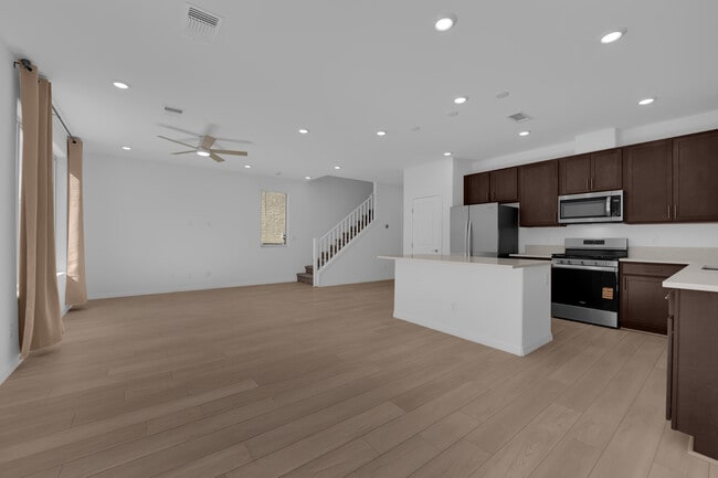 Building Photo - 10263 Estancia Hl St