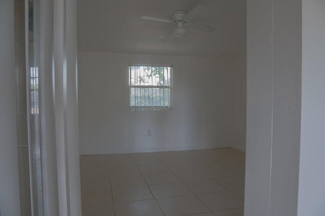 Building Photo - 231 NW 20th St