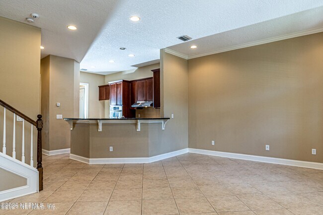 Building Photo - 654 S Loop Pkwy