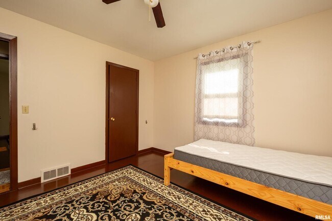 Building Photo - 4304 36th Ave