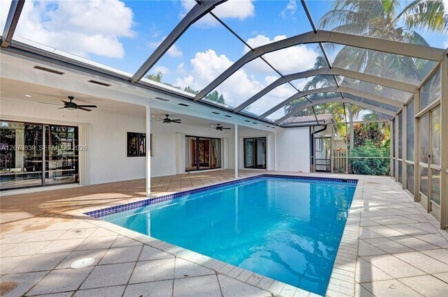 Building Photo - 612 Hibiscus Dr