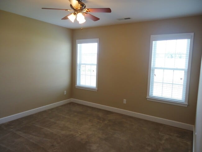 Building Photo - 108 Preswick Dr