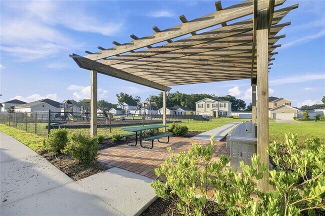 Building Photo - 3492 NE 38th Ln