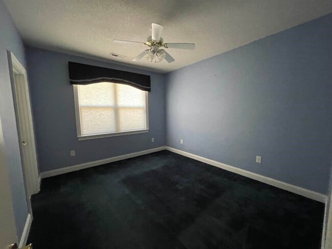 Building Photo - 530 Winterberry Ln