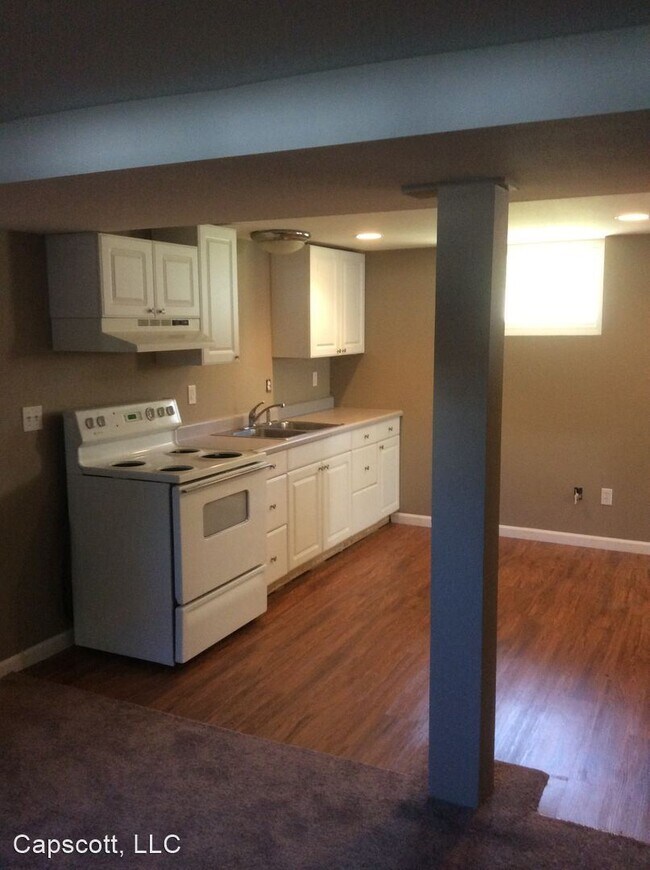 Building Photo - 1 br, 1 bath Apartment - 3727 SE Cora St.