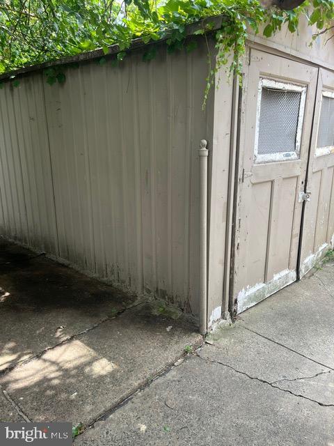 Building Photo - 2070 Haines St