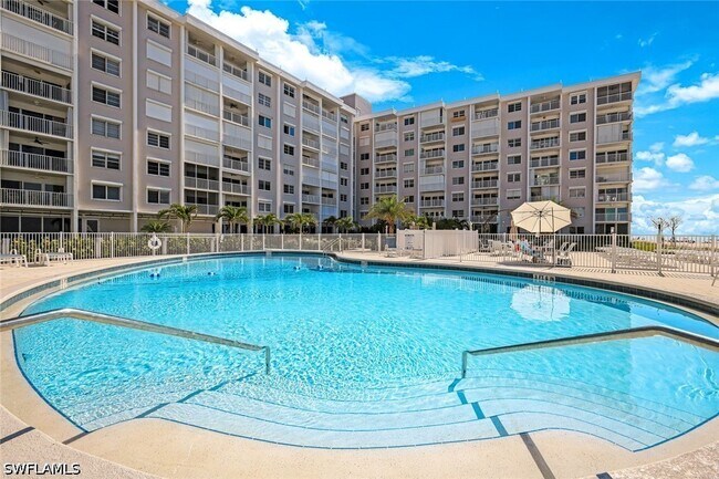 Building Photo - 3443 Gulf Shore Blvd N