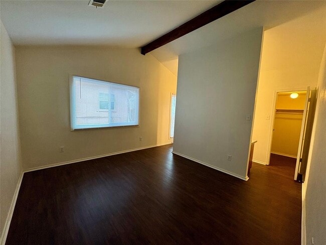 Building Photo - 6200 Woodhue Dr