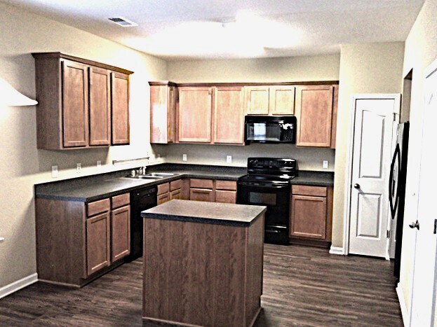 Building Photo - 2524 Ingleside Dr