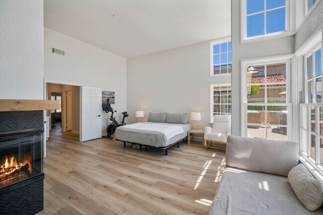 Building Photo - Experience Coastal Living at Its Finest in...
