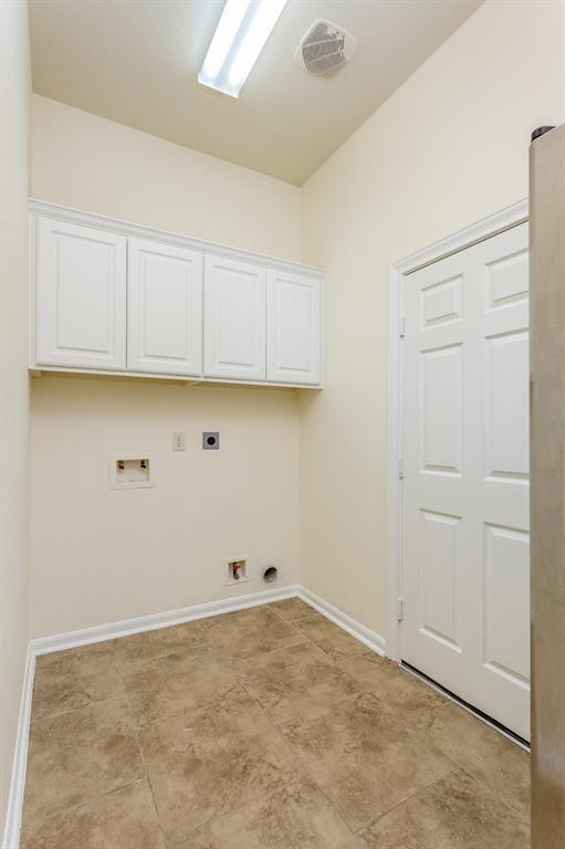 Building Photo - 9227 Mystic Falls Ln