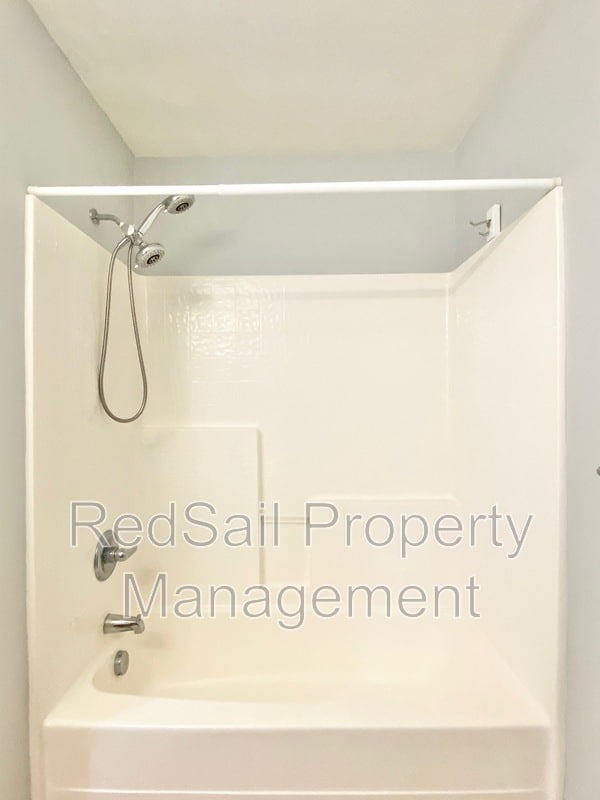 Building Photo - 9 Rockingham Dr