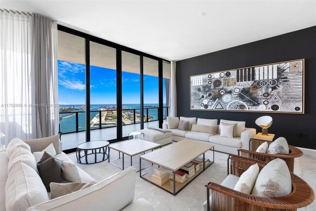 Primary Photo - 1000 Biscayne Blvd