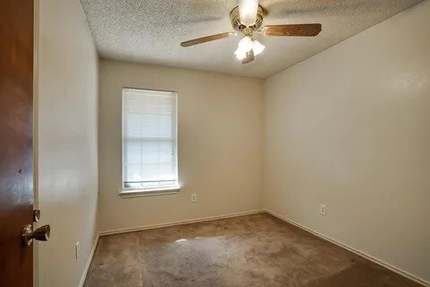 Building Photo - 2704 Tampico Dr