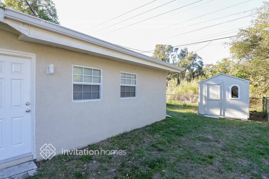 Building Photo - 3701 Schwalbe Dr