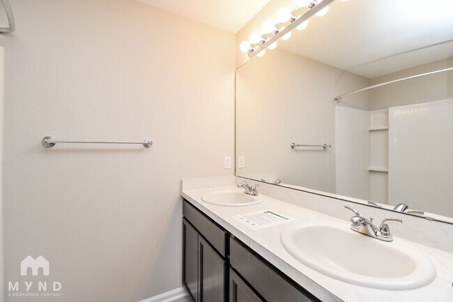 Building Photo - 12372 Cherry Bluff Dr