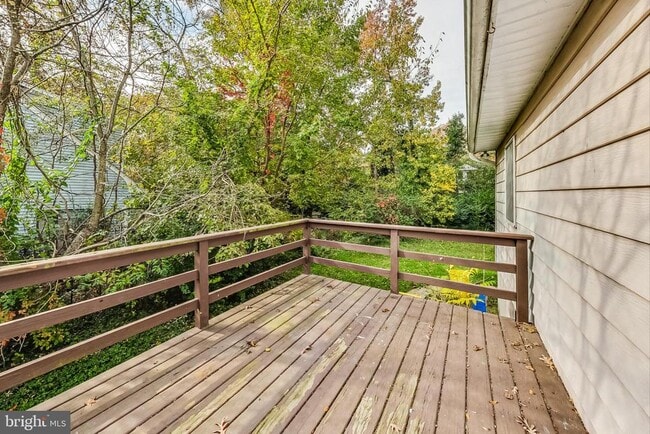 Building Photo - 412 Walnut Dr