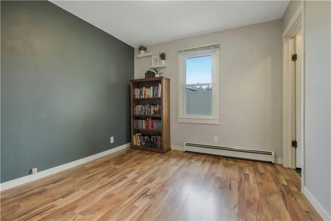 Building Photo - 3 Bedroom Single Home on the North Side of...