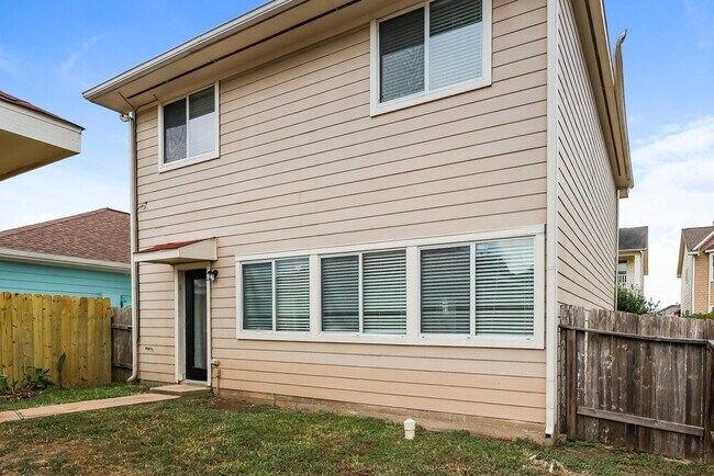 Building Photo - 20627 Sycamore Crest Ln