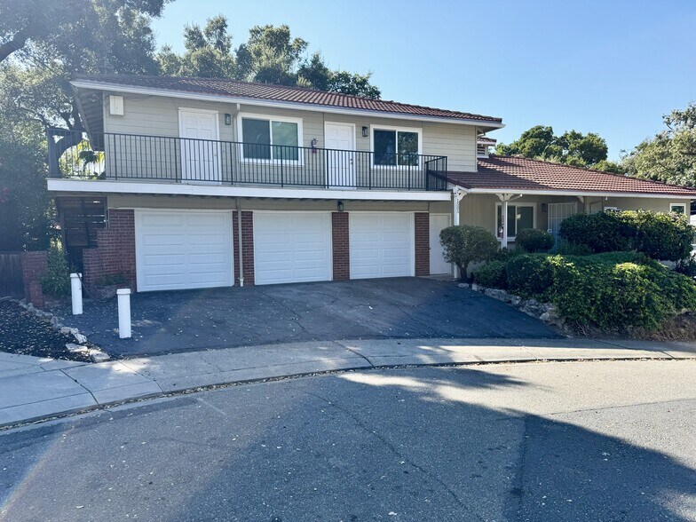 Building Photo - 1503 Carmel Dr