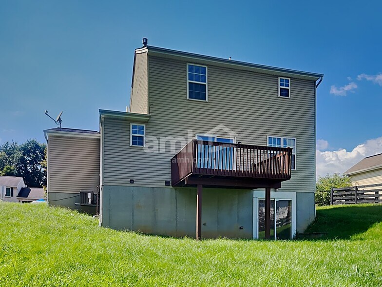 Building Photo - 26 Grouse Dr