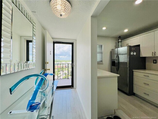 Building Photo - 9400 S Ocean Dr