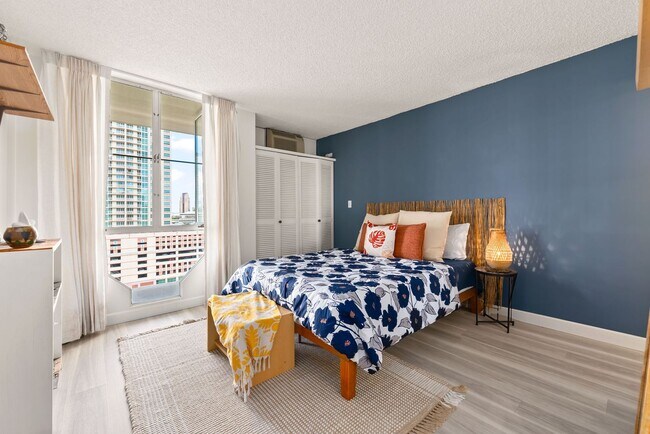 Building Photo - Kakaako Royal Court 2 Bedroom 2 Bathroom 1...
