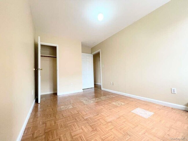 Building Photo - 405 Essex St
