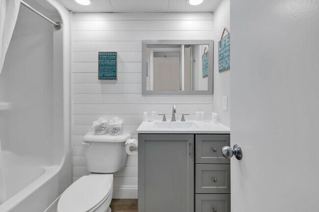 Building Photo - 1700 N Ocean Blvd