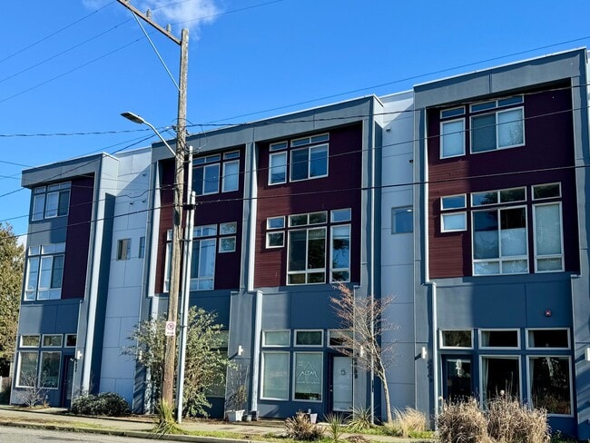 Primary Photo - Greenwood Townhome
