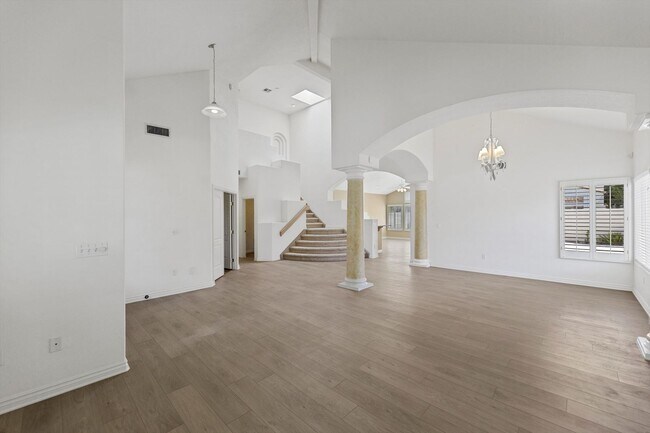 Building Photo - 8133 Horizon Lake Dr