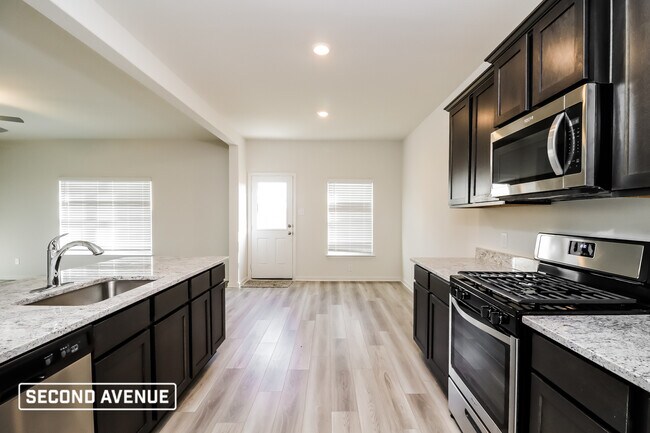 Building Photo - 504 Bennie Leonard St