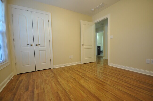 Building Photo - Pink Star- Pre-Leasing Now for the Fall Se...