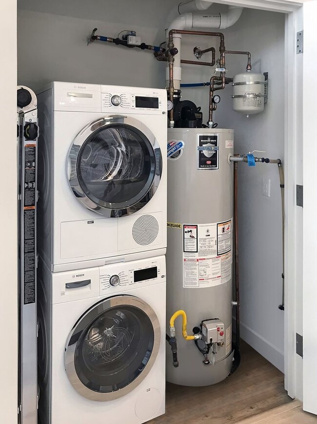 Building Photo - $0 DEPOSIT OPTION. GORGEOUS STUDIO IN 1616 SOUTH AT PLATT PARK