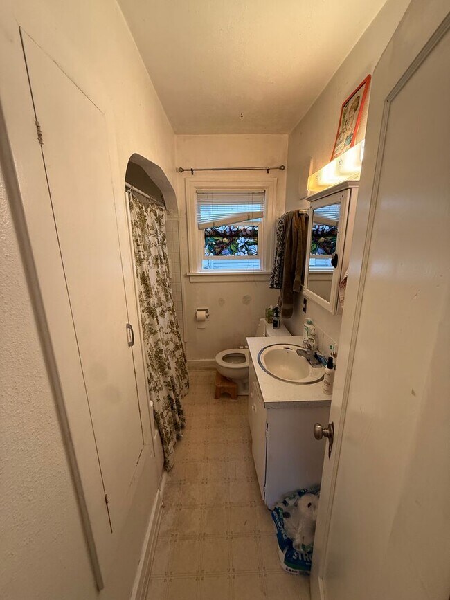 Building Photo - Beautiful home in York Neighborhood!