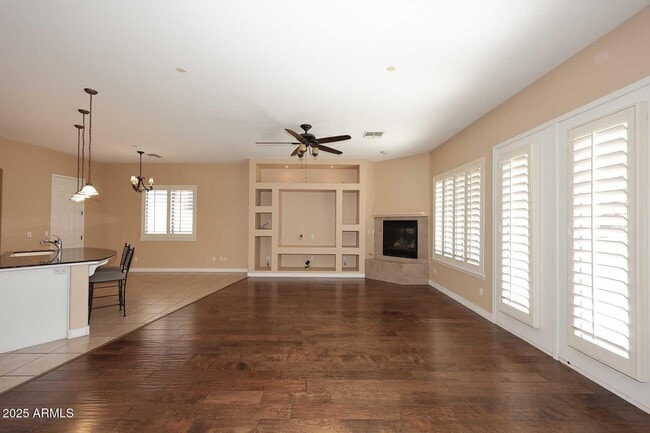 Building Photo - 2007 E Topeka Dr