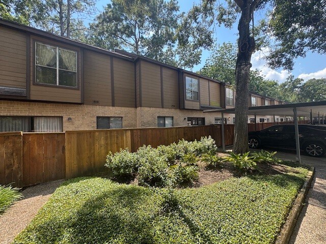 Building Photo - 11711 Memorial Dr