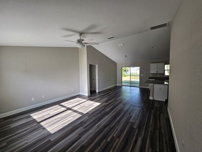 Building Photo - 56 Pine Trace Ct