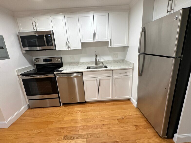 Building Photo - 14 Westford St