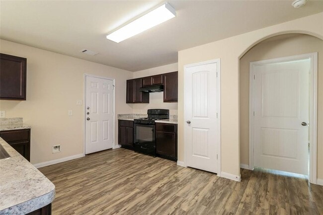 Building Photo - 2414 Peterborough Way