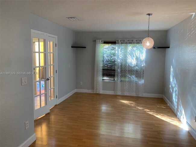 Building Photo - 194 Maple Terrace