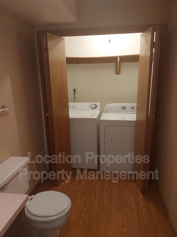 Building Photo - 324 Northwood Ln