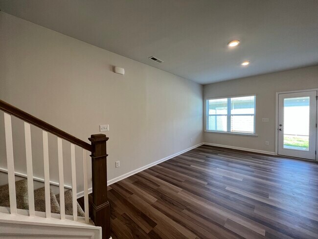 Building Photo - 208 Sagecroft Ln