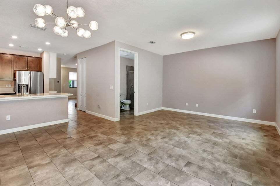 Building Photo - 12994 Anthorne Ln
