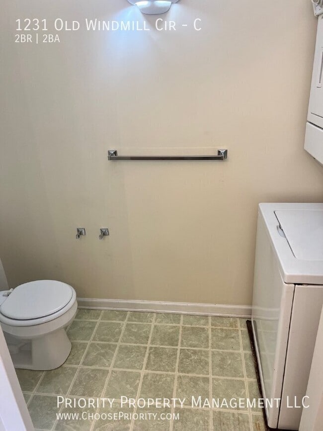 Building Photo - 1231 Old Windmill Cir