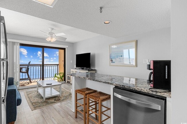 Building Photo - 4000 N Ocean Blvd