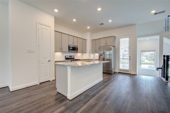 Building Photo - 1417 Adell Rose Ln