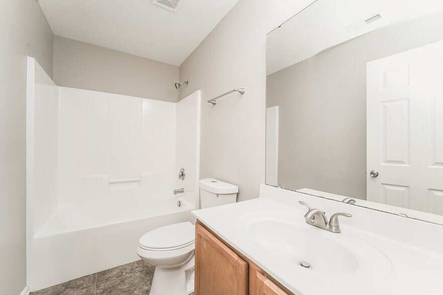 Building Photo - 1722 Ledson Ct