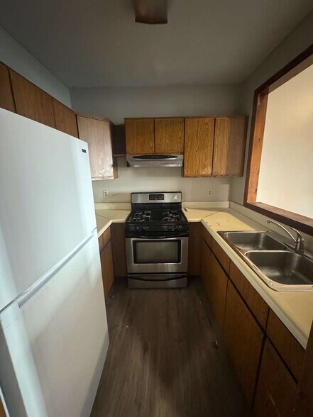 Building Photo - 373 3rd St
