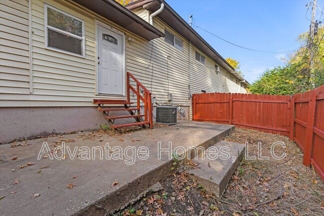 Building Photo - 805 N 70th St